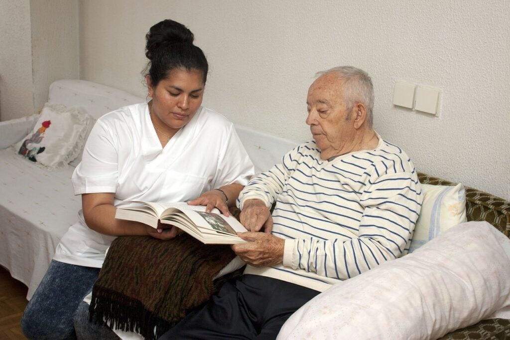 Lives Simplified helps seniors companionship and other assistance to live a worry free and meaningful life.